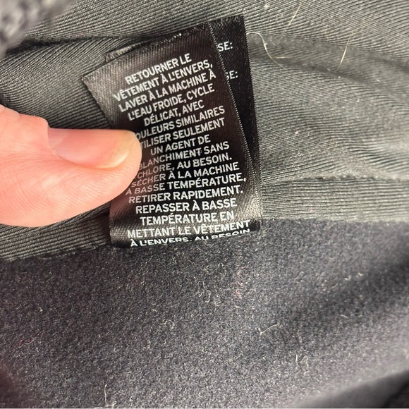 EUC Zella Women’s Metro Black Vest Stretch Vest Full Zip with zip pockets Sz M - Picture 9 of 12